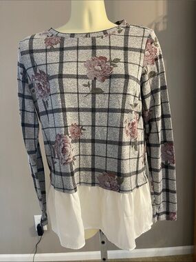 Elle Gray Plaid Floral Long-Sleeve Layered Hem Top  EUC
